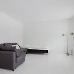 Expat Stylish Long Term Flat Søborg